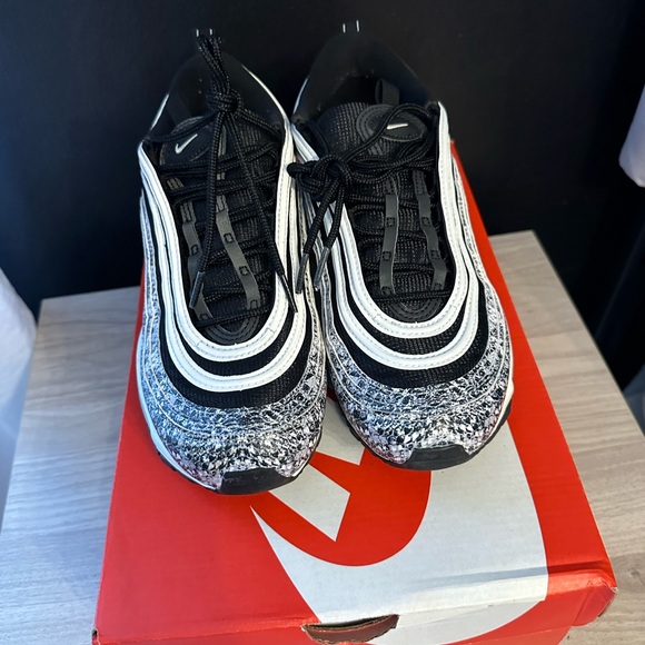 Nike Women’s Air Max 97 - Picture 5 of 7